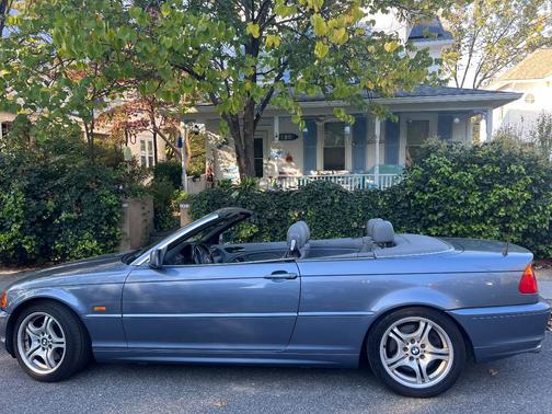 Blue 2001 BMW 330 Ci