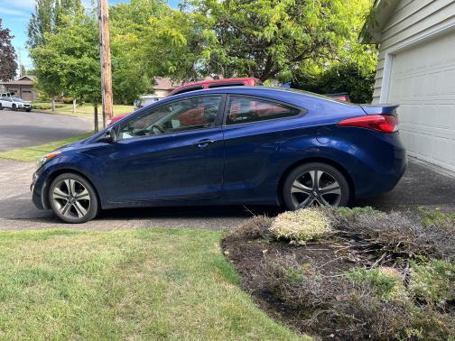 2013 Hyundai ELANTRA SE