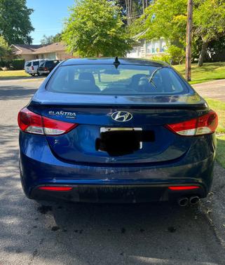 2013 Hyundai ELANTRA SE