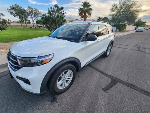 White 2022 Ford Explorer XLT
