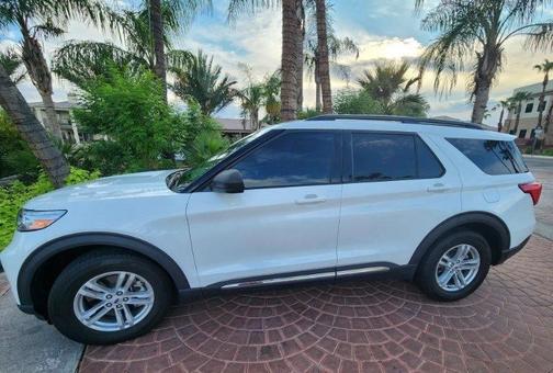 White 2022 Ford Explorer XLT