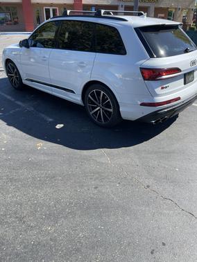 White 2021 Audi SQ7 4.0T Prestige