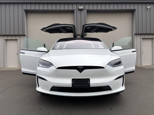 2024 Tesla Model X Long Range