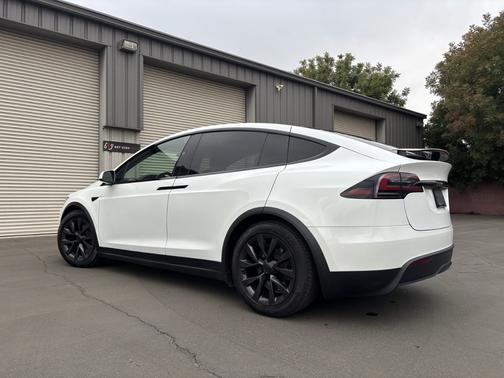 2024 Tesla Model X Long Range