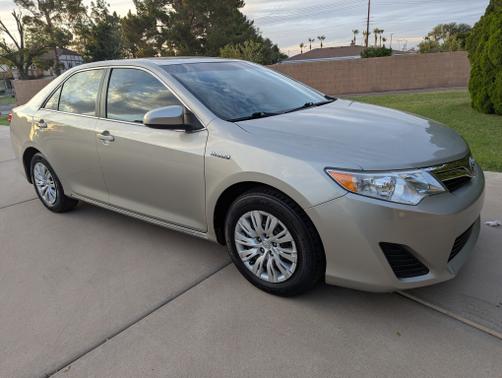 2014 Toyota Camry Hybrid LE