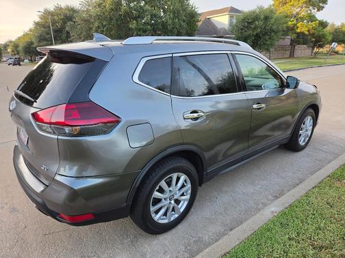 Gray 2018 Nissan Rogue SV