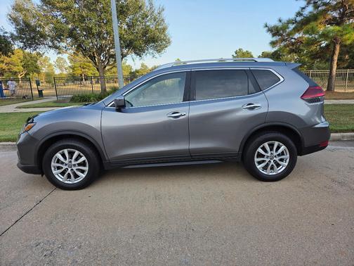 Gray 2018 Nissan Rogue SV