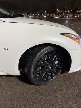 White 2015 INFINITI Q60 S Limited