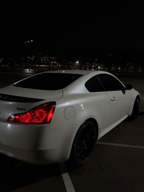 White 2015 INFINITI Q60 S Limited