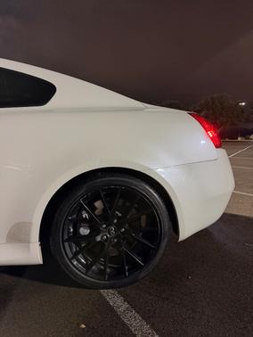White 2015 INFINITI Q60 S Limited