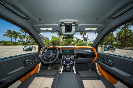 Gray 2021 Rolls-Royce Cullinan Base