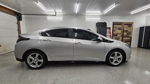 2018 Chevrolet Volt LT