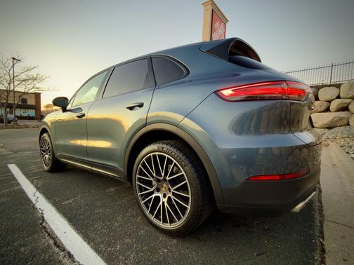 Gray 2019 Porsche Cayenne Cayenne