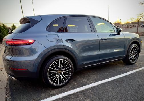 Gray 2019 Porsche Cayenne Cayenne