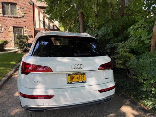 White 2022 Audi Q5 45 S line Premium