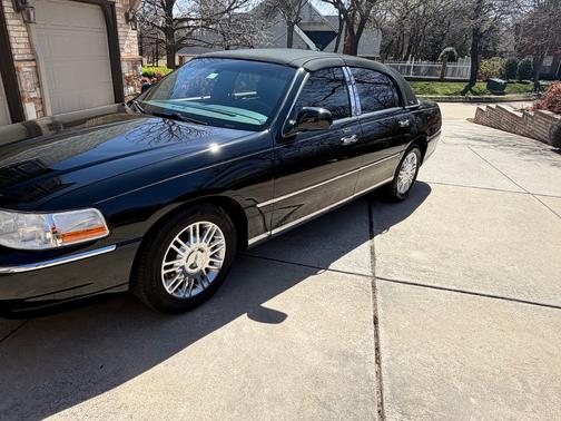 2008 Lincoln Town Car Signature Limited