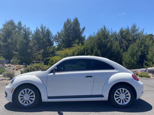 2012 Volkswagen Beetle Base