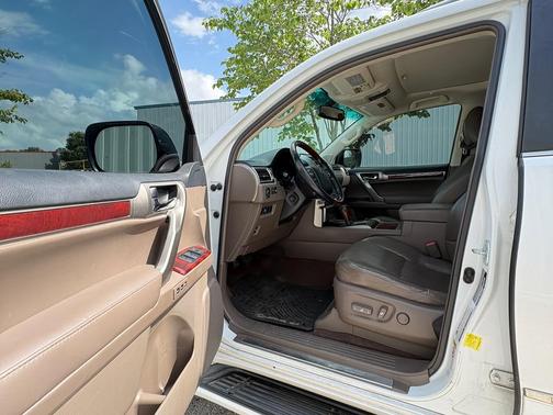 White 2013 Lexus GX 460 Base