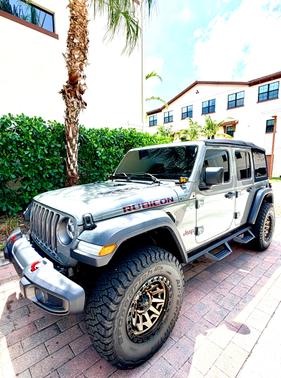 Gray 2018 Jeep Wrangler Unlimited Rubicon