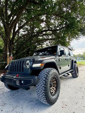 Gray 2018 Jeep Wrangler Unlimited Rubicon