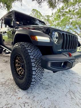 Gray 2018 Jeep Wrangler Unlimited Rubicon