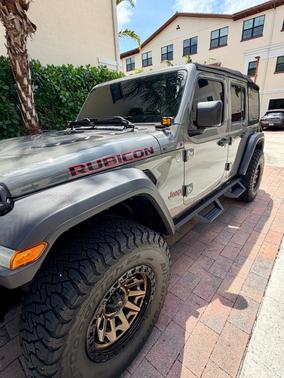 Gray 2018 Jeep Wrangler Unlimited Rubicon