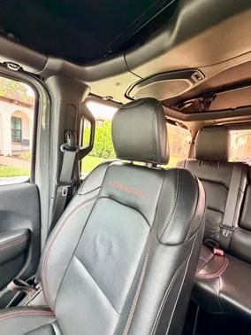 Gray 2018 Jeep Wrangler Unlimited Rubicon