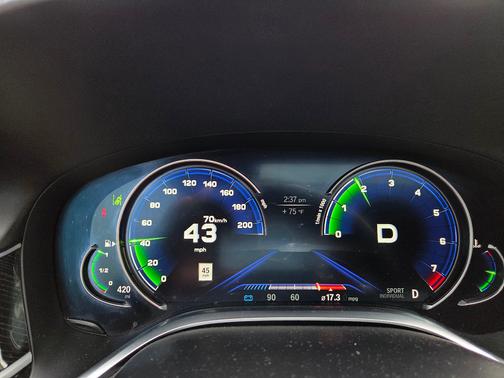 White 2019 BMW 750 i