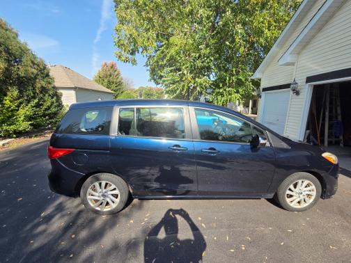 2014 Mazda Mazda5 Sport