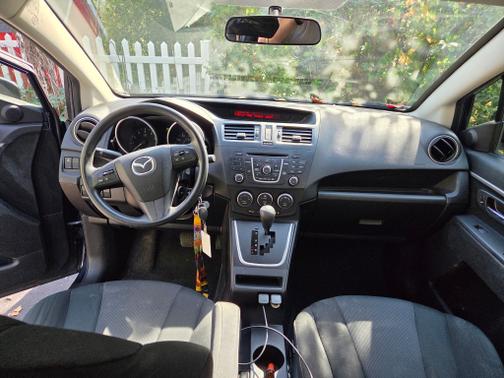 2014 Mazda Mazda5 Sport