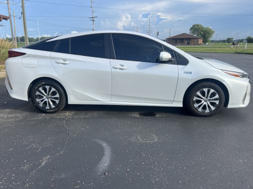 2021 Toyota Prius Prime LE