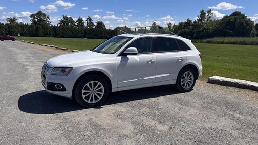 White 2016 Audi Q5 2.0T Premium