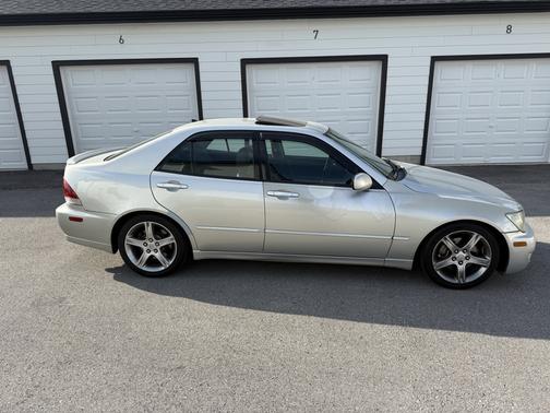 2002 Lexus IS 300 Base