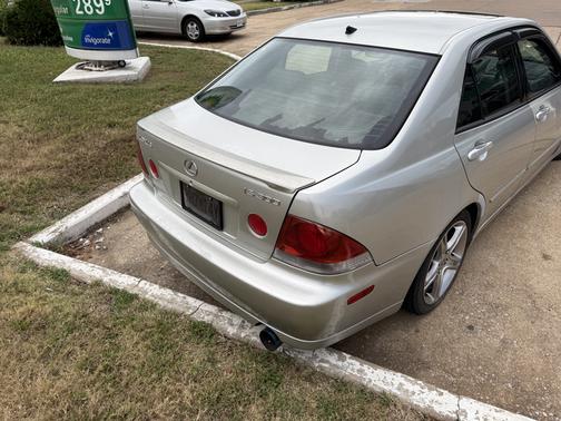 2002 Lexus IS 300 Base