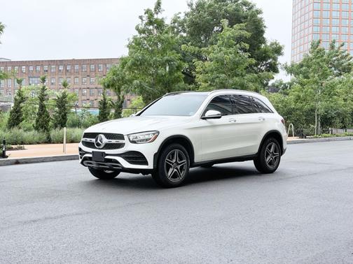 White 2021 Mercedes-Benz GLC 300 4MATIC