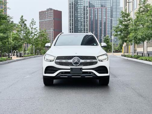 White 2021 Mercedes-Benz GLC 300 4MATIC