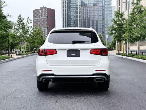White 2021 Mercedes-Benz GLC 300 4MATIC