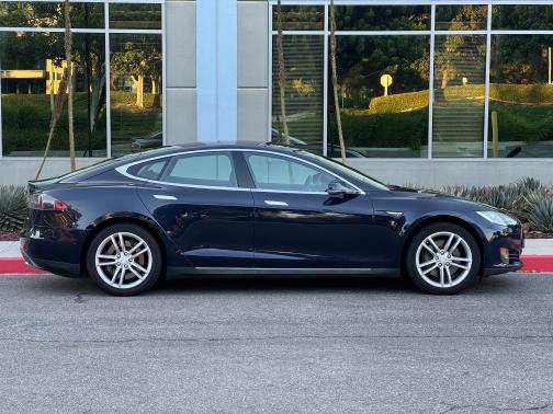 2013 Tesla Model S Performance