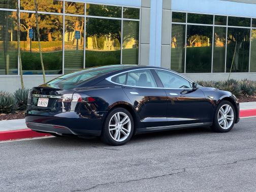 2013 Tesla Model S Performance