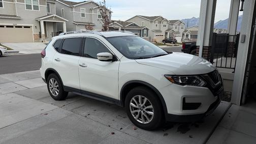 2020 Nissan Rogue SV