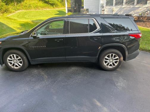 Black 2019 Chevrolet Traverse LT Cloth
