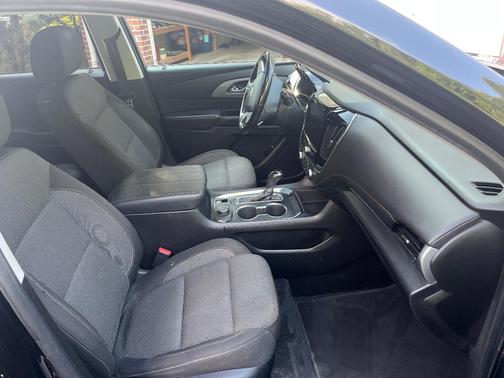 Black 2019 Chevrolet Traverse LT Cloth