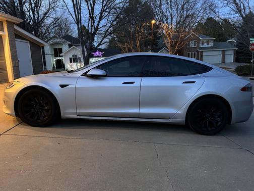 2017 Tesla Model S 75D