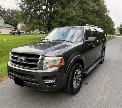 Gray 2017 Ford Expedition EL XLT