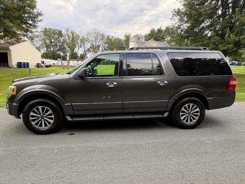Gray 2017 Ford Expedition EL XLT