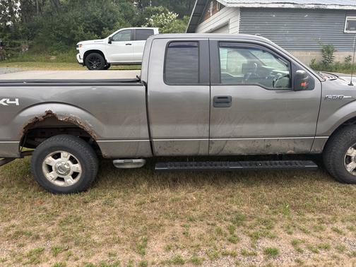 Gray 2010 Ford F-150 Lariat SuperCab