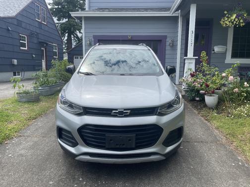 Silver 2019 Chevrolet Trax LT