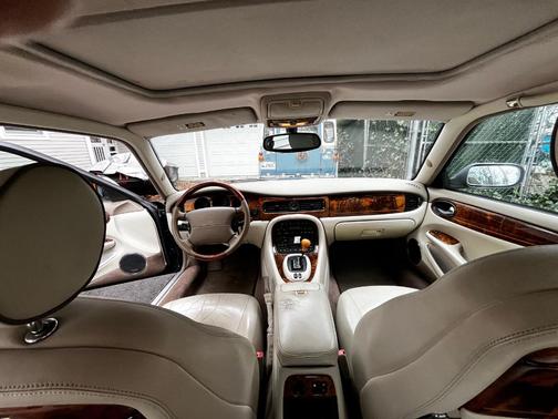 Black 2001 Jaguar Vanden Plas Supercharged