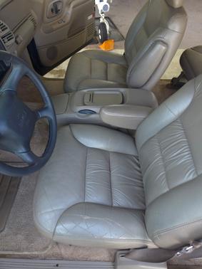 Blue 1998 GMC Suburban 2500