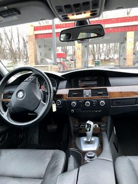 Photo 5 of 11 of 2010 BMW 535 i xDrive